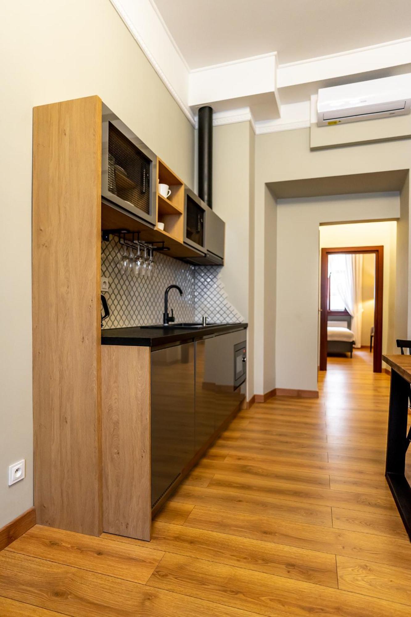 Old Town Ac Apartments Main Raiway Station Krakkó Kültér fotó